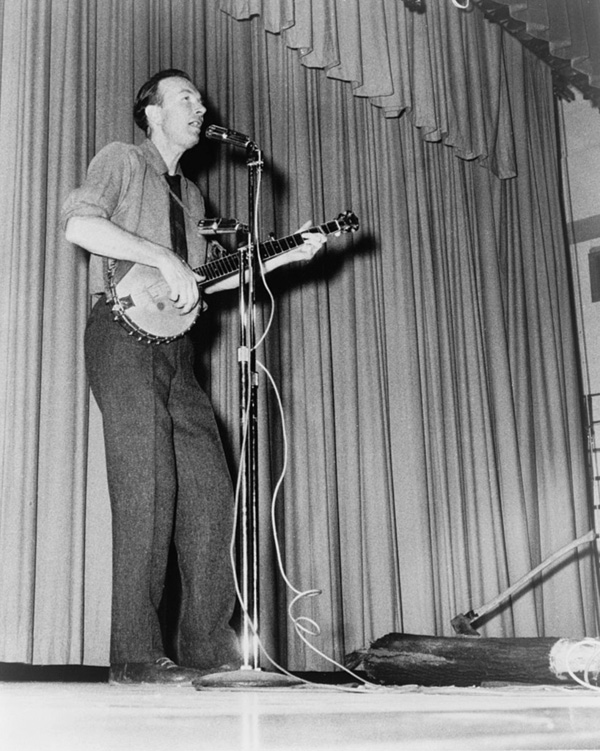 Pete Seeger Performance 1967